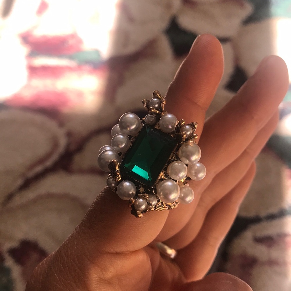 Beautiful fashion ring